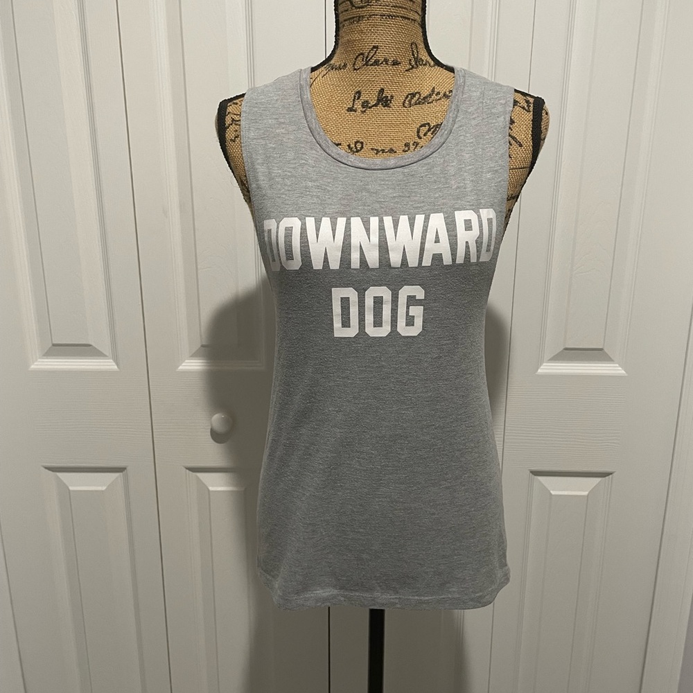 PRIVATE PARTY Gray and White Downward Dog Tank Top
